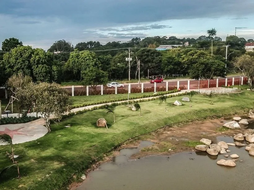 Vista de drone da Lagoa do Cocão em Alvorada