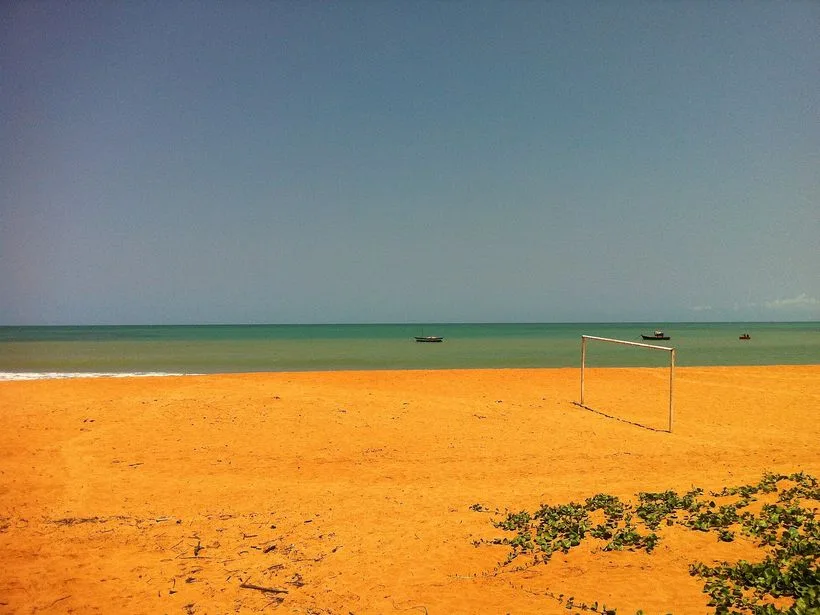 Praia de Barra do Sahy em Aracruz