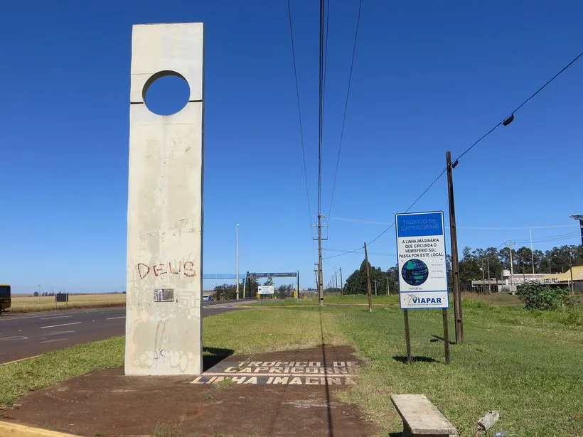 Monumento do Marco do Trópico de Capricórnio em Arapongas