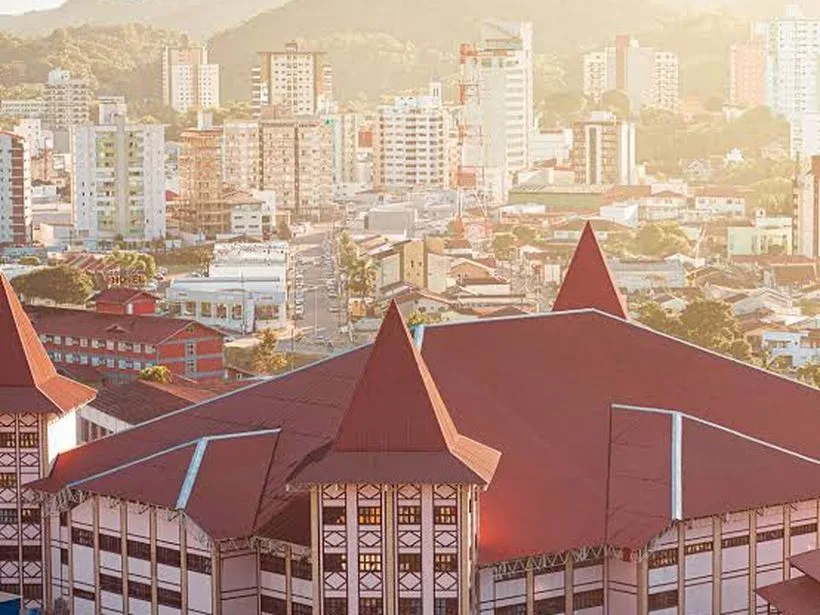 Vista aérea da cidade de Brusque
