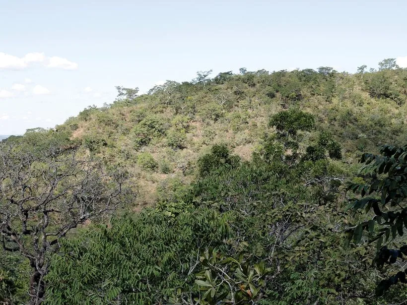 Vista da Serra de Caldas Novas, área de cerrado protegida