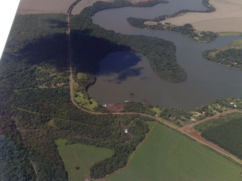 Represa e barragem do Rio Mourão em Campo Mourão