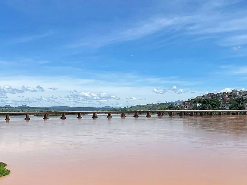 Ponte Florentino Avidos sobre o rio Doce em Colatina