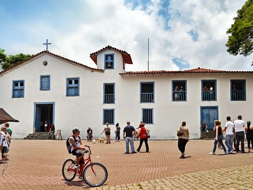 Fachada da Igreja de Nossa Senhora do Rosário em Embu das Artes