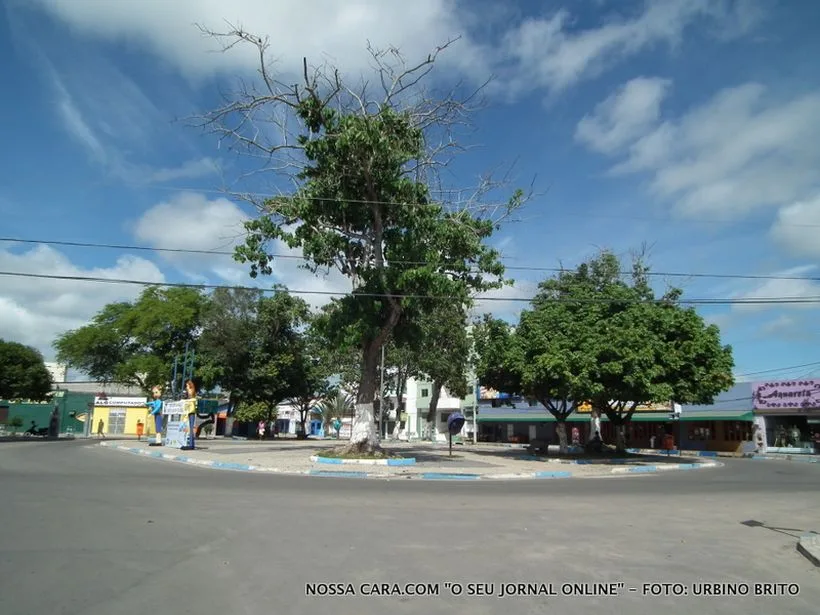 Praça da Bandeira no centro de Eunápolis, na Bahia
