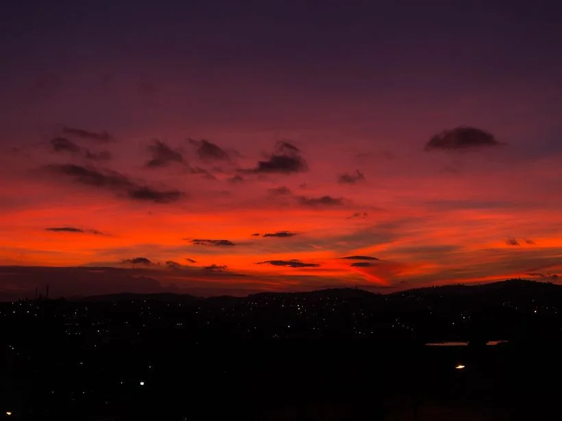 Vista de Francisco Morato ao anoitecer