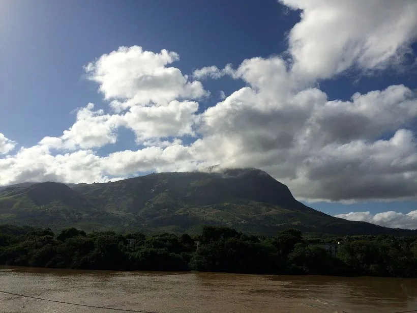 Governador Valadares e o Pico da Ibituruna