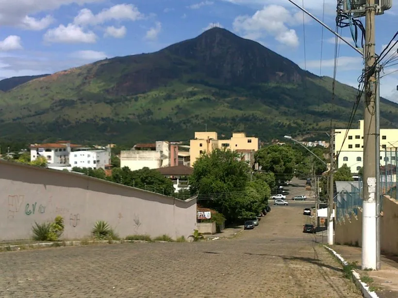 Pico da Ibituruna em Governador Valadares