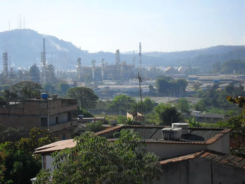 Vista da Refinaria Gabriel Passos da Petrobras na região de Ibirité