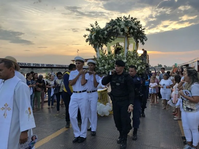 Romaria fluvial em Imperatriz