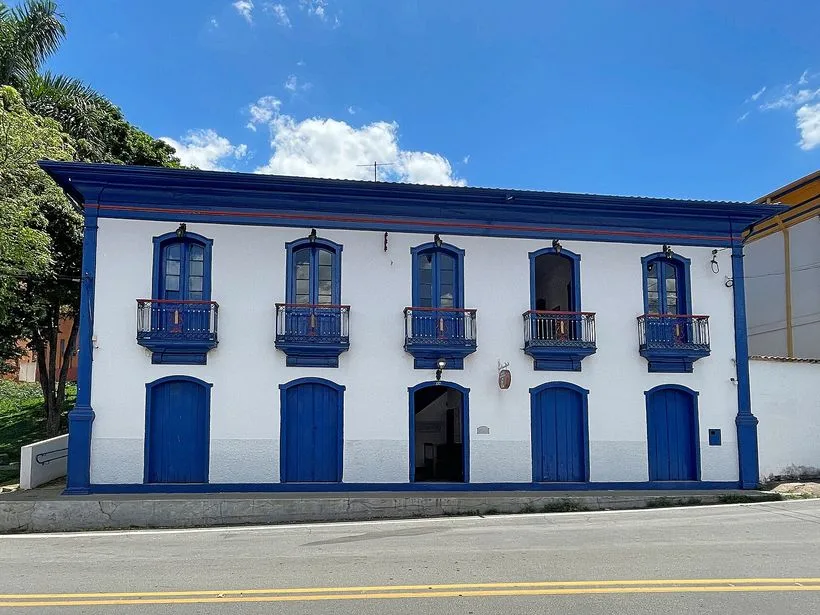 Fachada da casa de Carlos Drummond de Andrade em Itabira