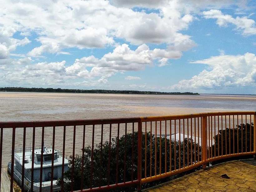 Rio Amazonas junto a Itacoatiara, Amazonas