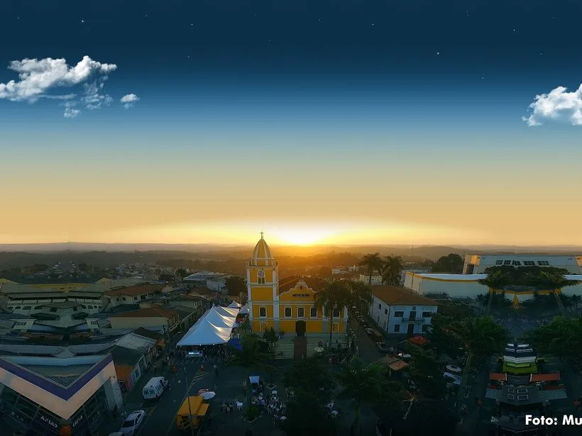 Vista do entardecer em Itapecerica da Serra