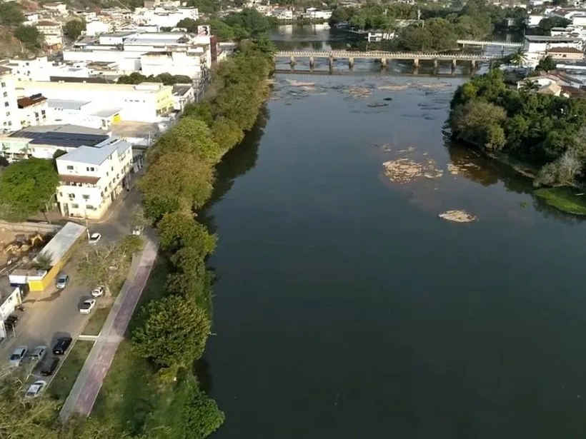 Rio Muriaé no Centro de Itaperuna