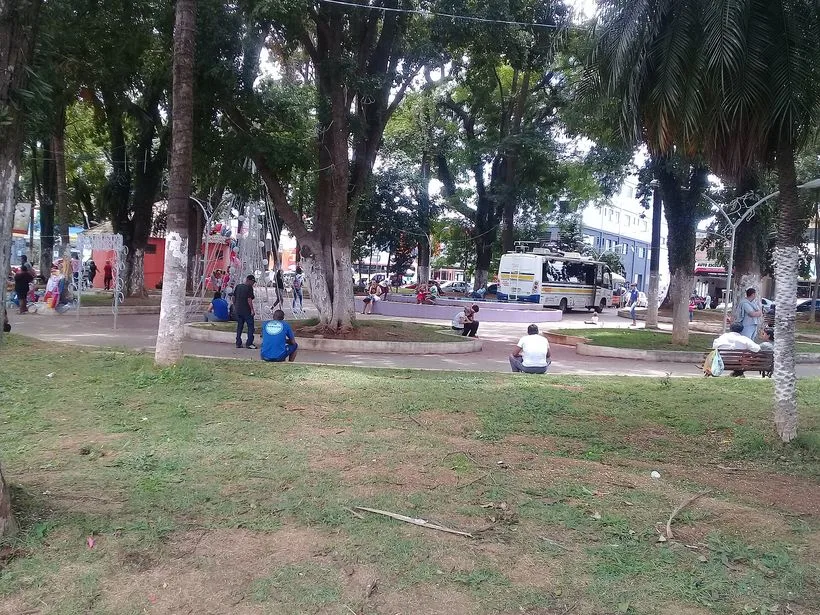 Praça Padre João Álvares em Itaquaquecetuba