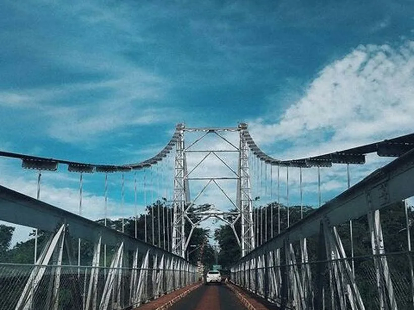 Ponte Affonso Penna sobre o rio Paranaíba em Itumbiara