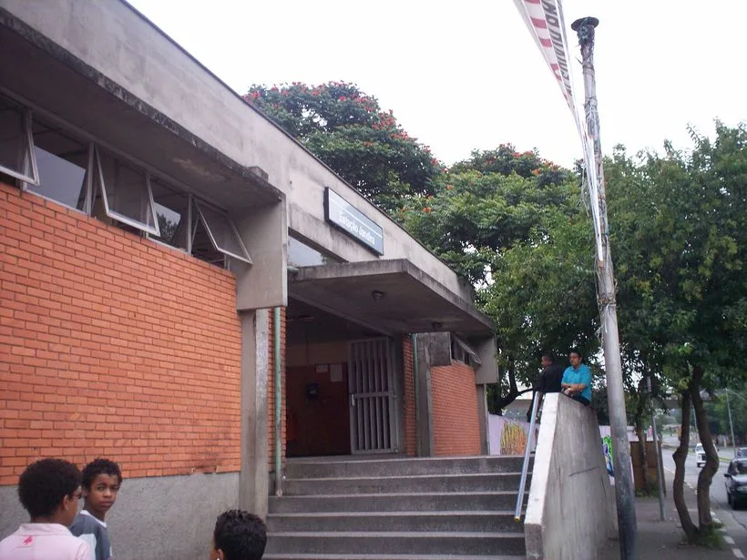 Entrada da estação Jandira da Linha 8