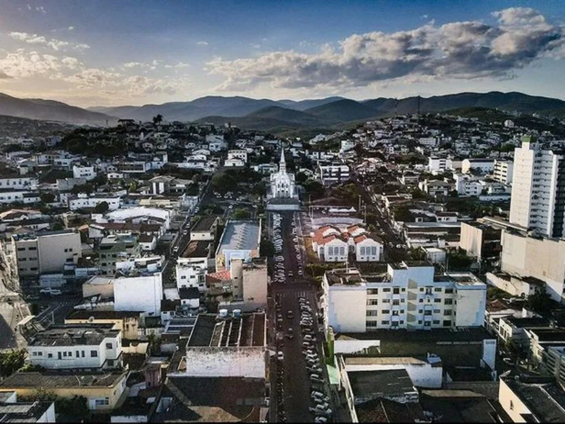 Fachada da Catedral de Santo Antônio em Jequié