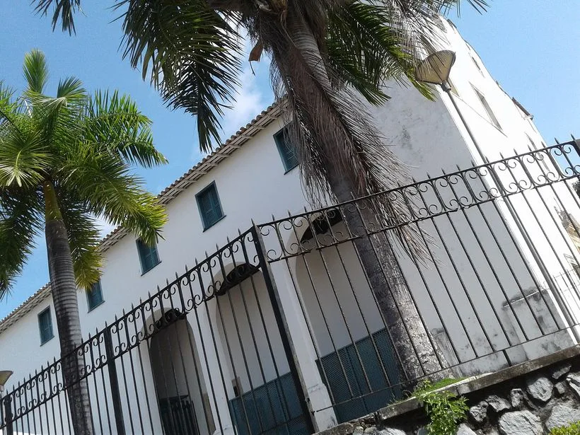 Fachada da Igreja Matriz de Santo Amaro de Ipitanga em Lauro de Freitas