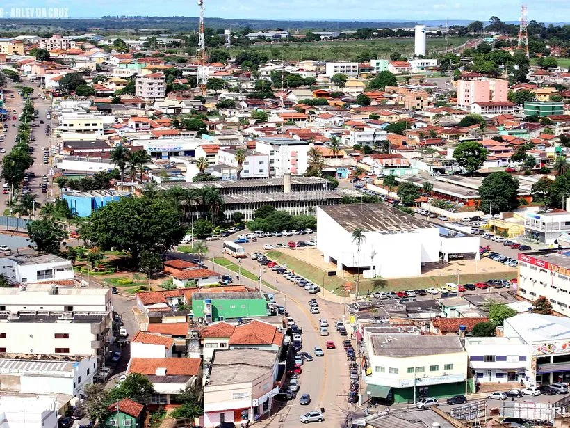 Vista aérea do centro urbano de Luziânia, em Goiás