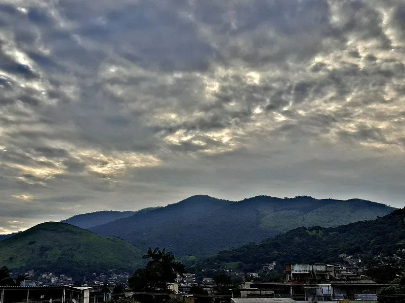 Serra do Mendanha vista de Mesquita