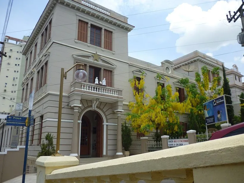 Colégio Santa Marcelina em Muriaé