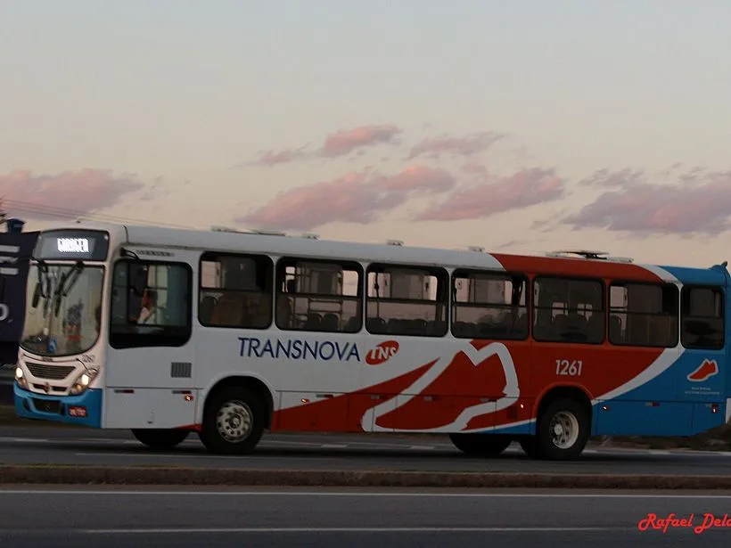 Ônibus urbano em Nova Serrana