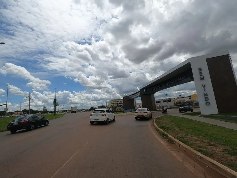 Rua residencial em Novo Gama, Goiás