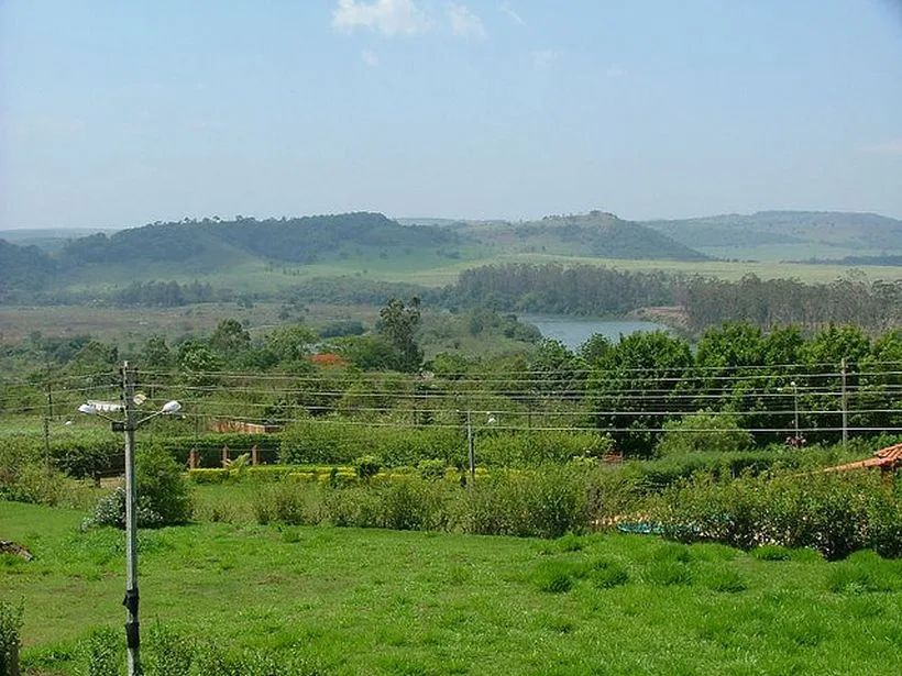 Vista do Rio Paranapanema e da zona rural de Ourinhos
