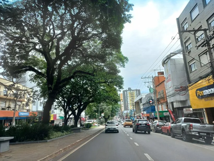 Avenida Brasil no centro de Passo Fundo