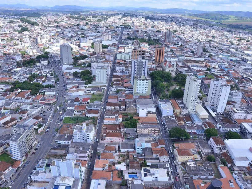 Vista da região central de Passos com a Praça da Matriz