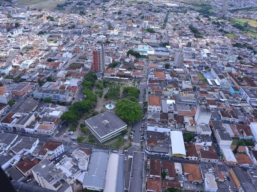 Praça do Rosário e Casa da Cultura em Passos