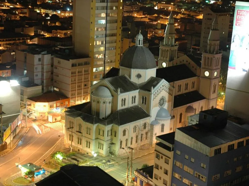 Fachada da Catedral do Senhor Bom Jesus em Pouso Alegre