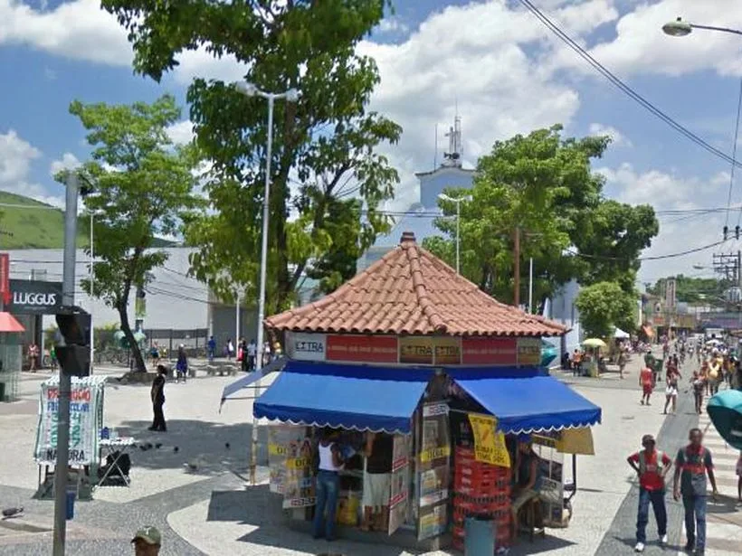 Praça Nossa Senhora da Conceição no centro de Queimados
