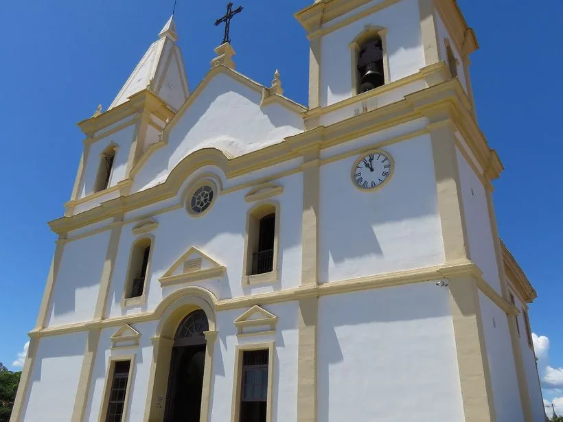 Fachada da Igreja Matriz de Santa Luzia MG