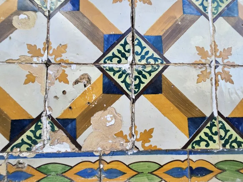 Fachada de azulejos portugueses no Centro Histórico de São Luís