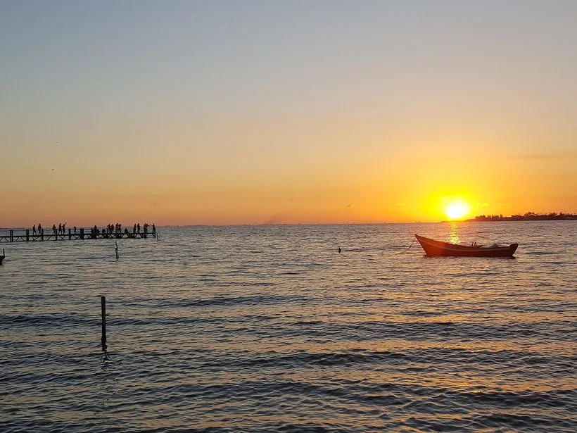 Praia do Centro de São Pedro da Aldeia na Lagoa de Araruama
