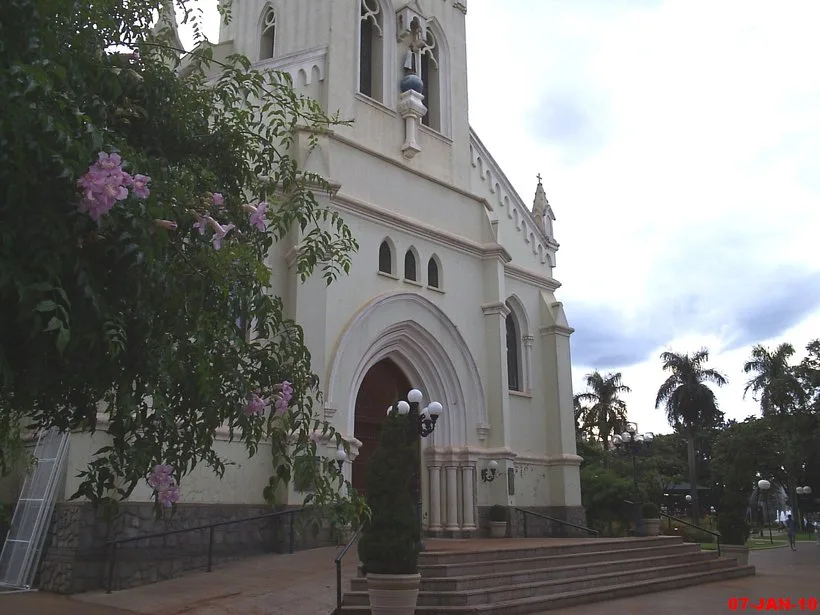 Catedral de Nossa Senhora Aparecida em Sertãozinho