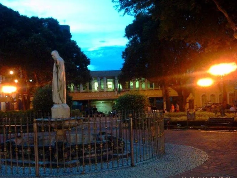 Praça São Januário no centro de Ubá