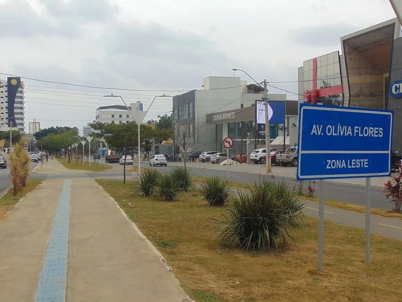 Avenida Olívia Flores em Vitória da Conquista