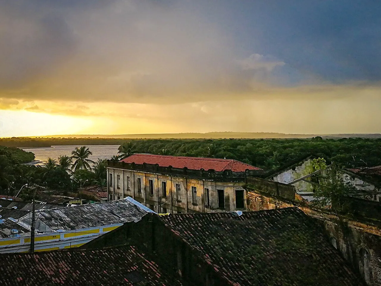 Casario colonial do centro histórico de João Pessoa, onde a cidade foi fundada em 1585