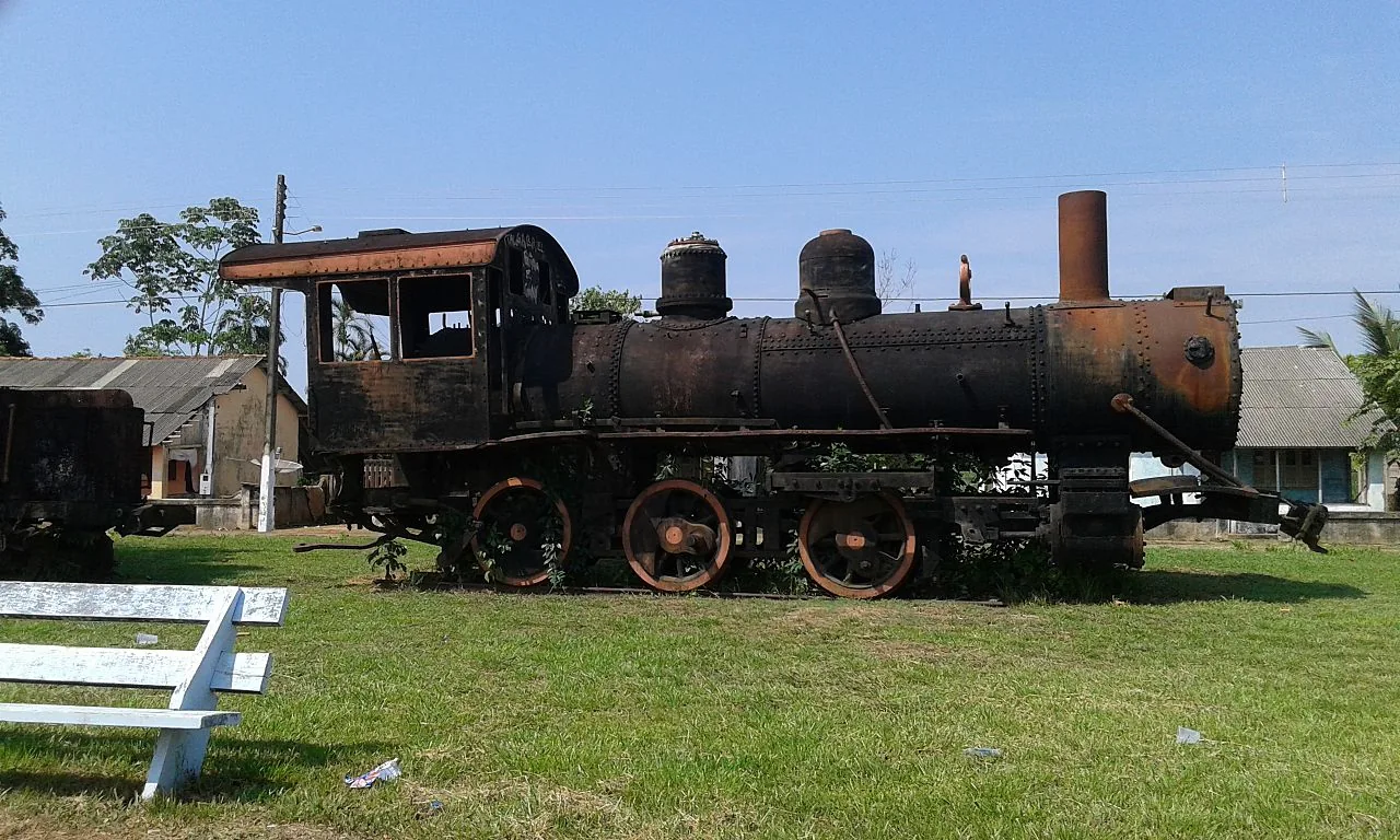Locomotiva a vapor preservada da Estrada de Ferro Madeira-Mamoré, em Abunã, Rondônia