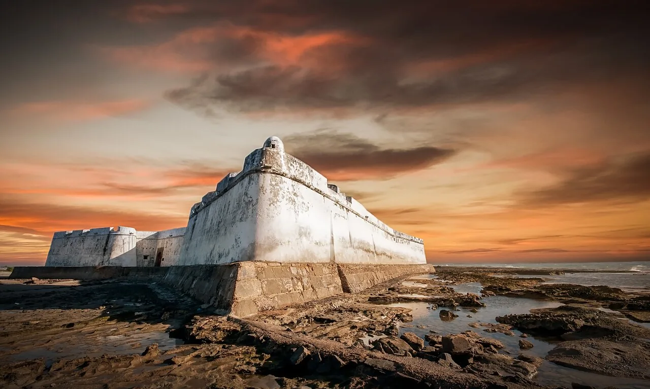 Forte dos Reis Magos em Natal, fortaleza em forma de estrela na foz do rio Potengi, marco histórico do mesmo período colonial dos Mártires de Cunhaú e Uruaçu